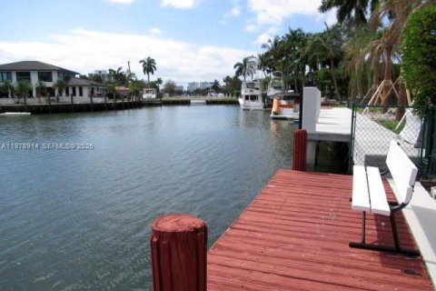 Снять в аренду кондоминиум в Халландейл-Бич, Флорида 1 спальня, 92.9м2, № 2043406 - фото 24