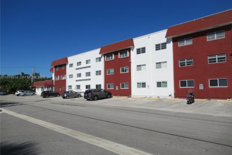 Снять в аренду кондоминиум в Халландейл-Бич, Флорида 1 спальня, 92.9м2, № 2043406 - фото 26