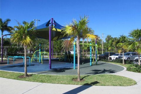 Снять в аренду кондоминиум в Халландейл-Бич, Флорида 1 спальня, 92.9м2, № 2043406 - фото 28