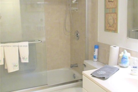 Снять в аренду кондоминиум в Халландейл-Бич, Флорида 1 спальня, 92.9м2, № 2043406 - фото 5