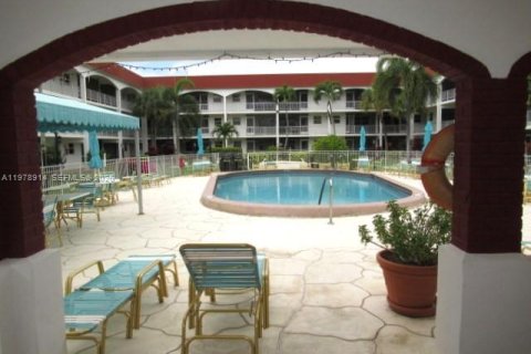 Снять в аренду кондоминиум в Халландейл-Бич, Флорида 1 спальня, 92.9м2, № 2043406 - фото 21