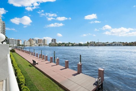Condominio en alquiler en Fort Lauderdale, Florida, 2 dormitorios, 123.56 m2 № 1075763 - foto 1
