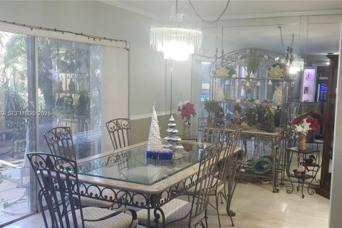 Adosado en venta en Lauderhill, Florida, 2 dormitorios, 133.41 m2 № 2001486 - foto 2