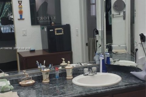 Adosado en venta en Lauderhill, Florida, 2 dormitorios, 133.41 m2 № 2001486 - foto 9