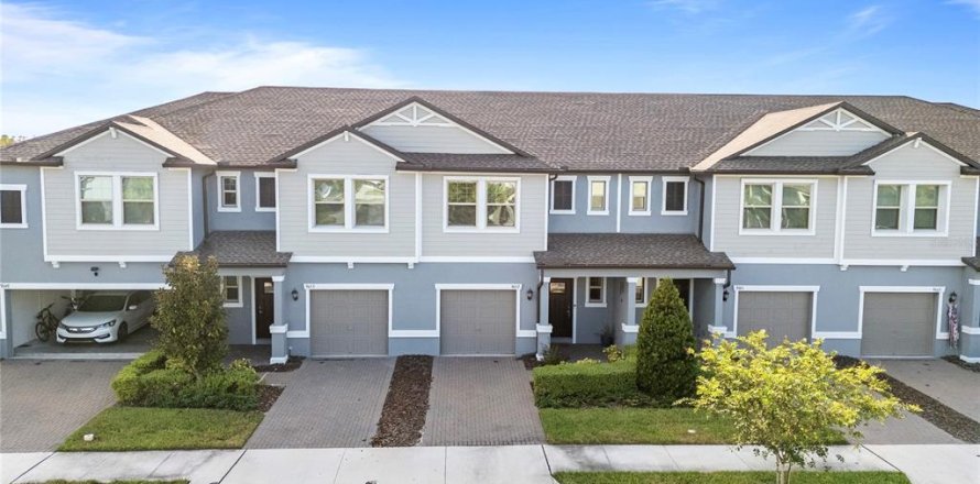 Adosado en Land O' Lakes, Florida 3 dormitorios, 148.74 m2 № 2107580