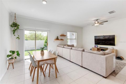 Adosado en venta en Land O' Lakes, Florida, 3 dormitorios, 148.74 m2 № 2107580 - foto 9