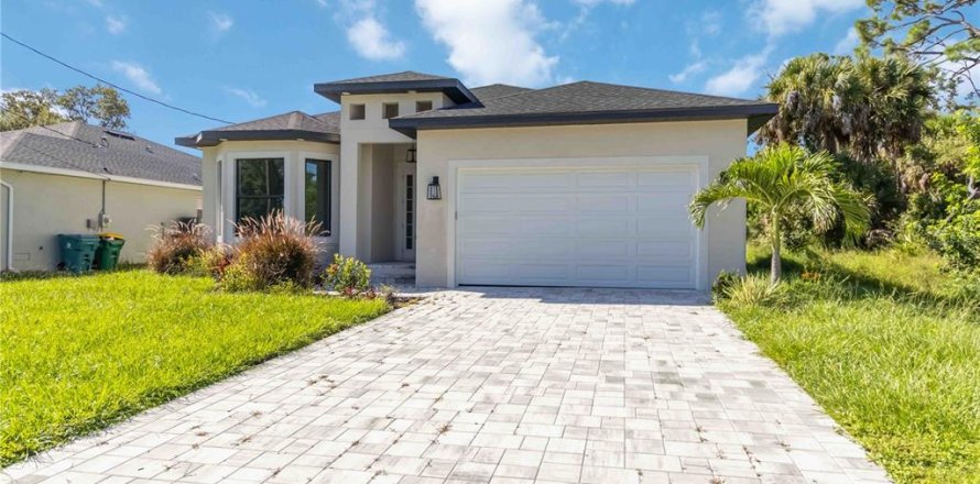 Villa ou maison à Rotonda, Floride 3 chambres, 158.86 m2 № 1902537