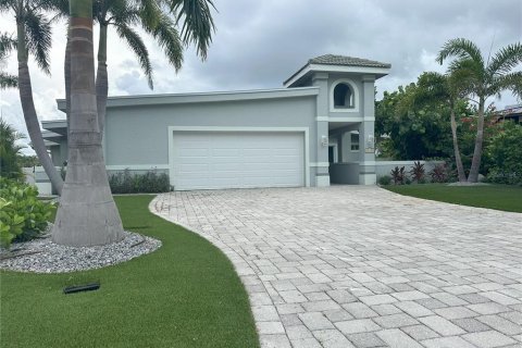 Casa en venta en Treasure Island, Florida, 3 dormitorios, 205.31 m2 № 1917569 - foto 6