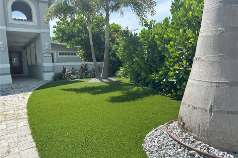 Casa en venta en Treasure Island, Florida, 3 dormitorios, 205.31 m2 № 1917569 - foto 9