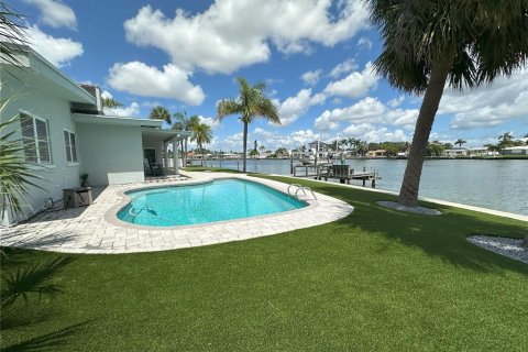Casa en venta en Treasure Island, Florida, 3 dormitorios, 205.31 m2 № 1917569 - foto 25