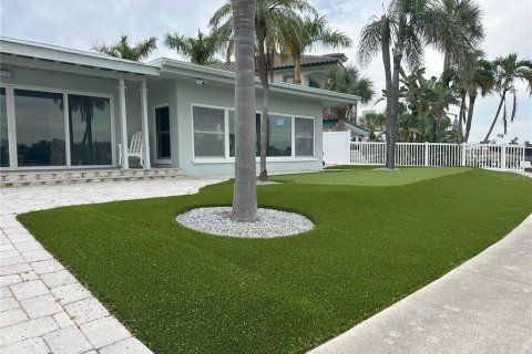 Casa en venta en Treasure Island, Florida, 3 dormitorios, 205.31 m2 № 1917569 - foto 21