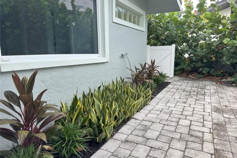 Casa en venta en Treasure Island, Florida, 3 dormitorios, 205.31 m2 № 1917569 - foto 13