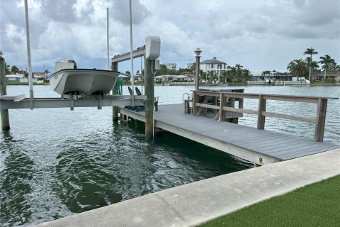 Casa en venta en Treasure Island, Florida, 3 dormitorios, 205.31 m2 № 1917569 - foto 27
