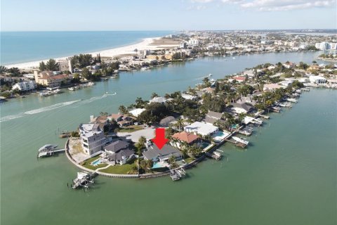 Casa en venta en Treasure Island, Florida, 3 dormitorios, 205.31 m2 № 1917569 - foto 4
