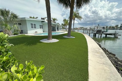 Casa en venta en Treasure Island, Florida, 3 dormitorios, 205.31 m2 № 1917569 - foto 14
