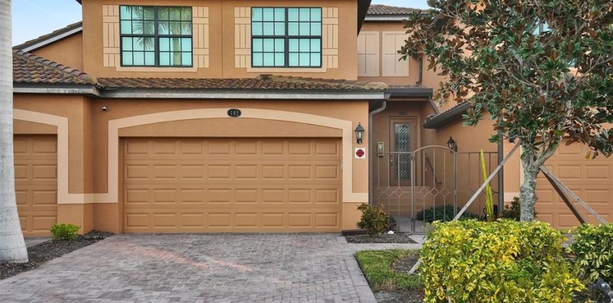 Condo in Bradenton, Florida, 3 bedrooms № 2212473