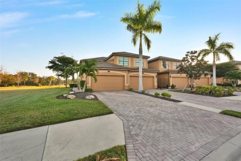 Condo in Bradenton, Florida, 3 bedrooms № 2212473 - photo 4