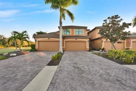 Condo in Bradenton, Florida, 3 bedrooms № 2212473 - photo 2