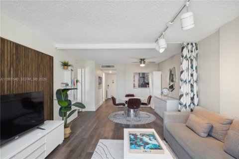 Condominio en alquiler en Miami Beach, Florida, 1 dormitorio, 74.69 m2 № 2071077 - foto 6