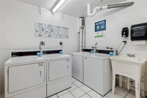 Condominio en alquiler en Miami Beach, Florida, 1 dormitorio, 74.69 m2 № 2071077 - foto 27