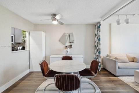 Condominio en alquiler en Miami Beach, Florida, 1 dormitorio, 74.69 m2 № 2071077 - foto 8