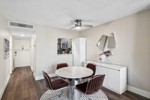Condominio en alquiler en Miami Beach, Florida, 1 dormitorio, 74.69 m2 № 2071077 - foto 7