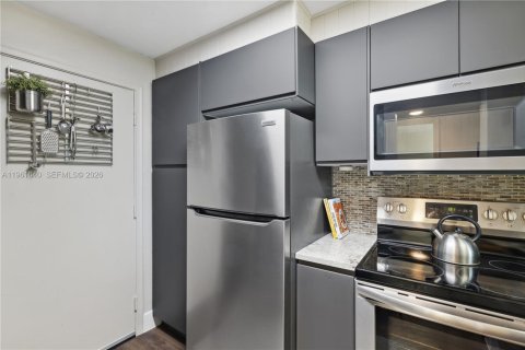 Condominio en alquiler en Miami Beach, Florida, 1 dormitorio, 74.69 m2 № 2071077 - foto 13