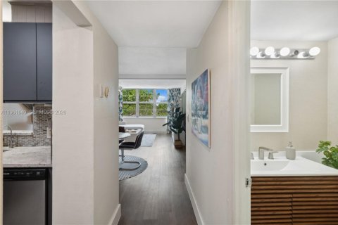 Condominio en alquiler en Miami Beach, Florida, 1 dormitorio, 74.69 m2 № 2071077 - foto 9