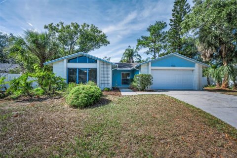 House in Tampa, Florida 3 bedrooms, 142.42 sq.m. № 2151390