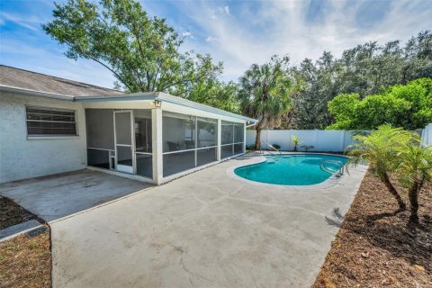House in Tampa, Florida 3 bedrooms, 142.42 sq.m. № 2151390 - photo 27