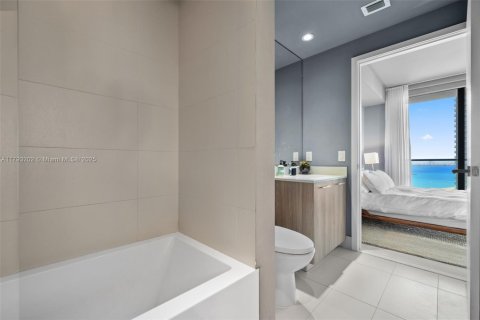 Copropriété à vendre à Miami, Floride: 3 chambres, 107.02 m2 № 1684185 - photo 22