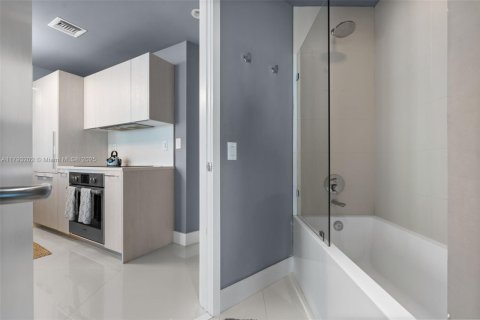 Copropriété à vendre à Miami, Floride: 3 chambres, 107.02 m2 № 1684185 - photo 24