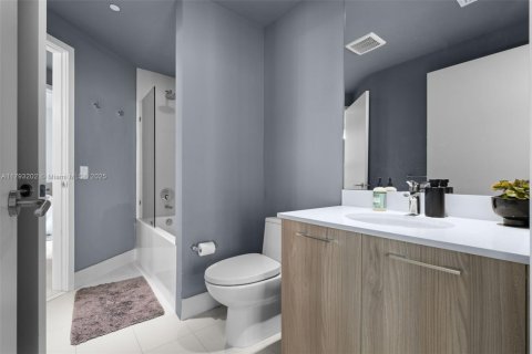 Copropriété à vendre à Miami, Floride: 3 chambres, 107.02 m2 № 1684185 - photo 23
