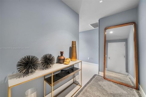 Copropriété à vendre à Miami, Floride: 3 chambres, 107.02 m2 № 1684185 - photo 2