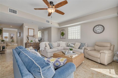 Townhouse in Ruskin, Florida 3 bedrooms, 170.38 sq.m. № 1724650 - photo 7