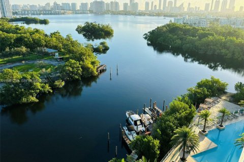 Condo in North Miami Beach, Florida, 2 bedrooms  № 2080242 - photo 28