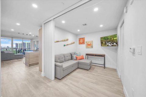 Condo in North Miami Beach, Florida, 2 bedrooms  № 2080242 - photo 18