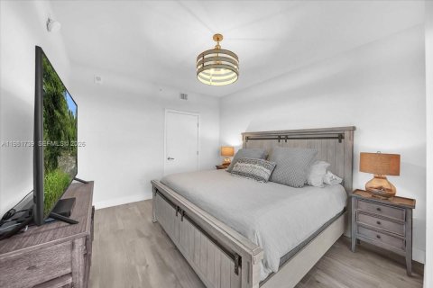 Condo in North Miami Beach, Florida, 2 bedrooms  № 2080242 - photo 12