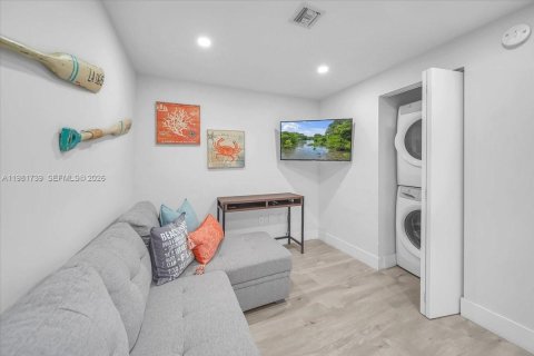 Condo in North Miami Beach, Florida, 2 bedrooms  № 2080242 - photo 21