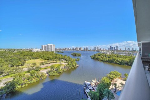 Condo in North Miami Beach, Florida, 2 bedrooms  № 2080242 - photo 26