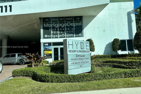 Bureau à louer à Hollywood, Floride № 998321 - photo 1