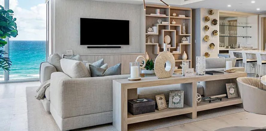 Apartment in 3550 SOUTH OCEAN in Palm Beach, Florida 3 bedrooms, 277 sq.m. № 21513