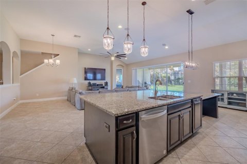 Casa en venta en Fish Hawk, Florida, 4 dormitorios, 296.54 m2 № 2201912 - foto 9