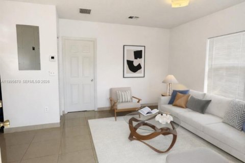 Дом в Майами, Флорида 1 спальня, 94.2м2 № 2063822