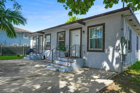 Снять в аренду виллу или дом в Майами, Флорида 1 спальня, 94.2м2, № 2063822 - фото 4