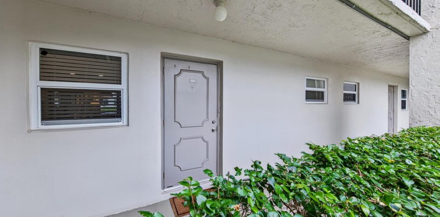 Condo in Davie, Florida, 1 bedroom № 2260091