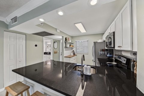 Condo in Davie, Florida, 1 bedroom № 2260091 - photo 5