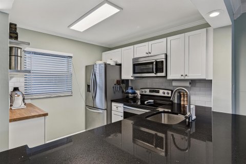 Condo in Davie, Florida, 1 bedroom № 2260091 - photo 10