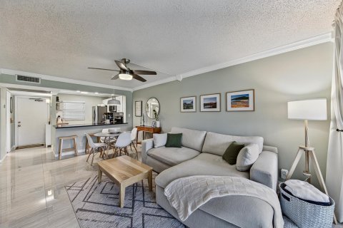 Condo in Davie, Florida, 1 bedroom № 2260091 - photo 21