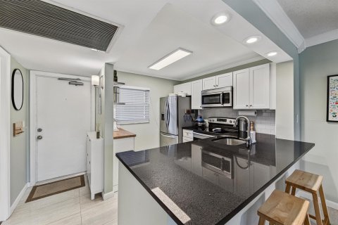 Condo in Davie, Florida, 1 bedroom № 2260091 - photo 4